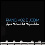 Piano, voz e Jobim